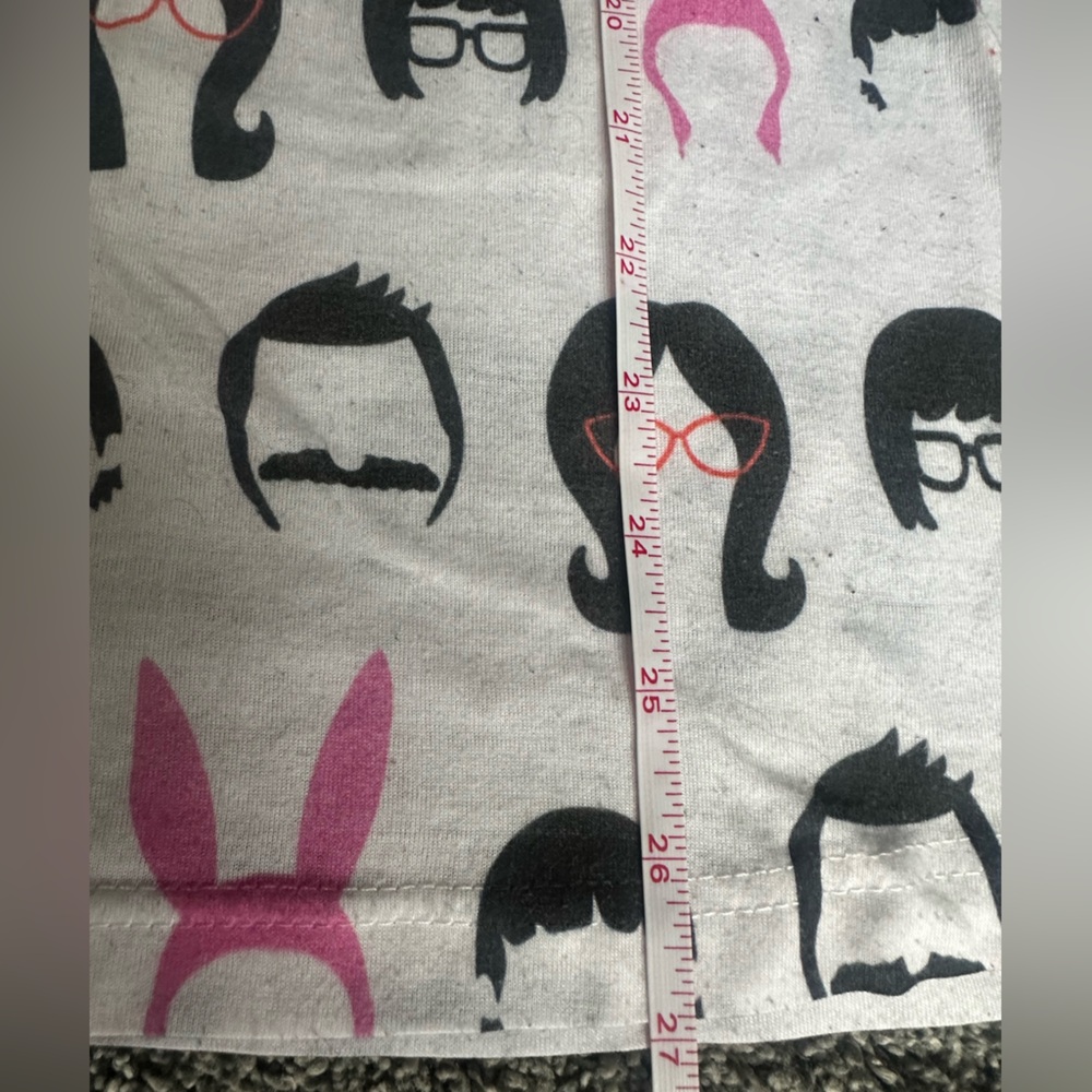 Bob's Burgers graphic t-shirt w Allover Character Print | S | shows some wear - Picture 7 of 16